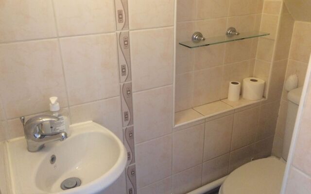 Soyinka Lodge 3-Bedroom House