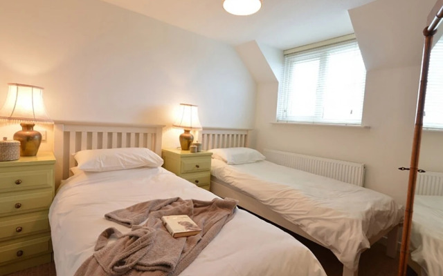 Beach House - Dryll-y-gro