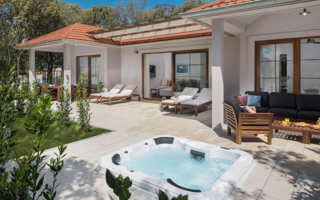 Luxury Beach Villas Porto Bus