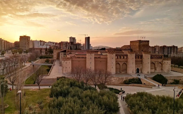 La balconada de la Aljafería