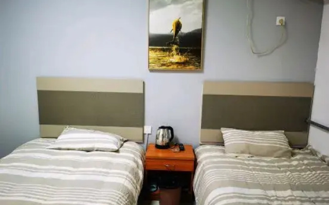 Hebi Yifeng Hotel