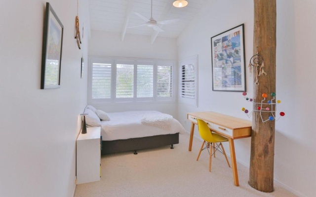 15 McAnally Drive Fabulous Family Home with Magnificent Ocean Views Pool Walk to Beach – Guest Rooms – Sunshine Beach