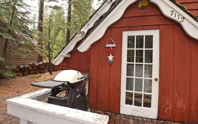 Woodland Chalet 2 mi From Beach Access!