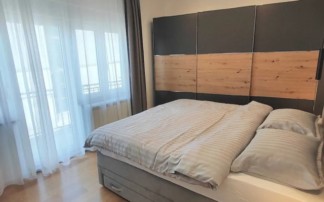 Bright and Spacious Stay With Private Parking in Crikvenica