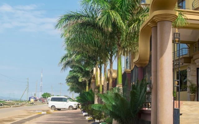 Flomi Hotel