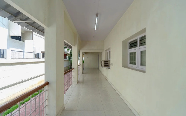 OYO 19010 Tower Residency