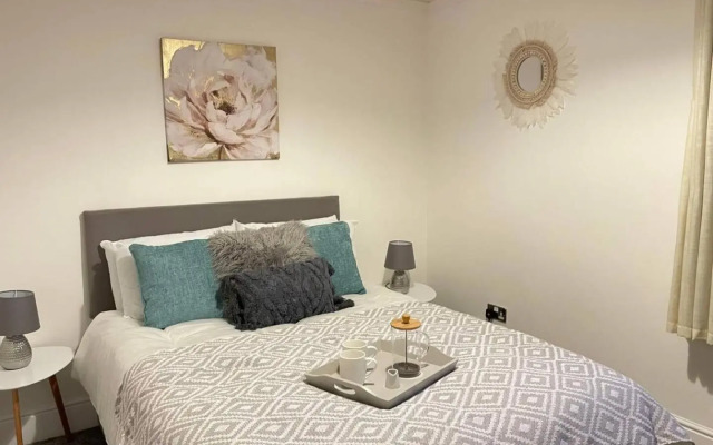 Cosy home with FREE PARKING and fast internet