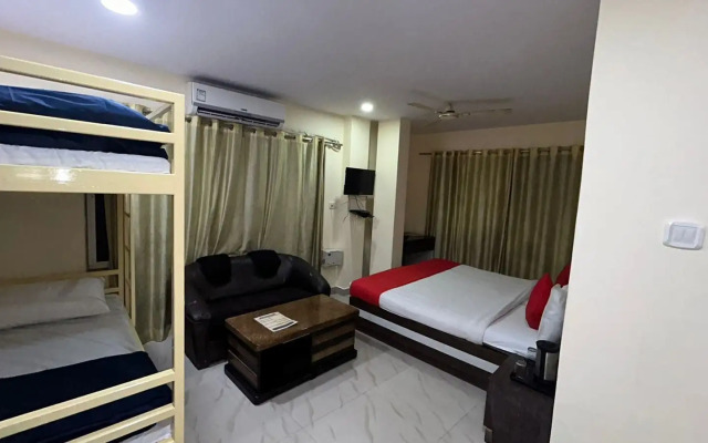 Hotel Sahu Near Kashi Vishwanath Temple Gate