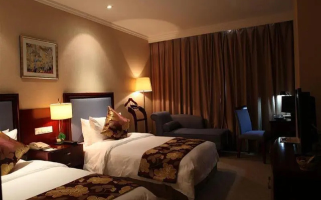 New Land Hotel