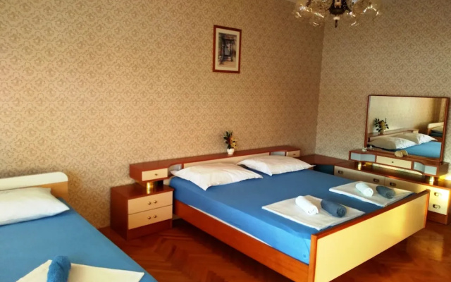 New And Completely Renovated Apartment 5-1
