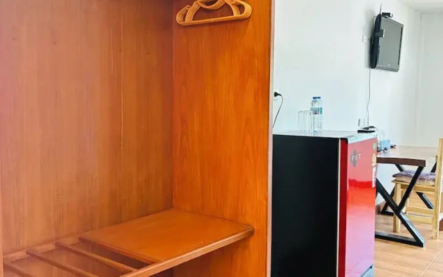 Apartment Wat Sawang Arom 08