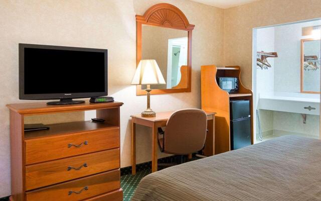 Quality Inn Petersburg Fort Lee Area