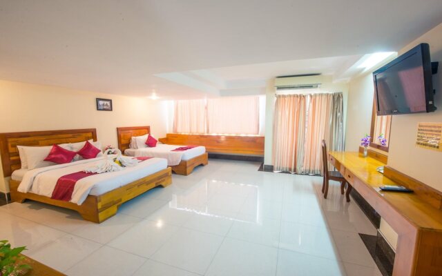 Lucky Star Hotel