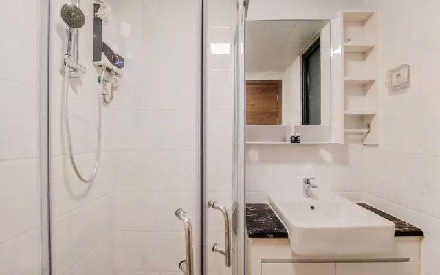Good Deal And Modern 3Br Sky House Bsd Apartment