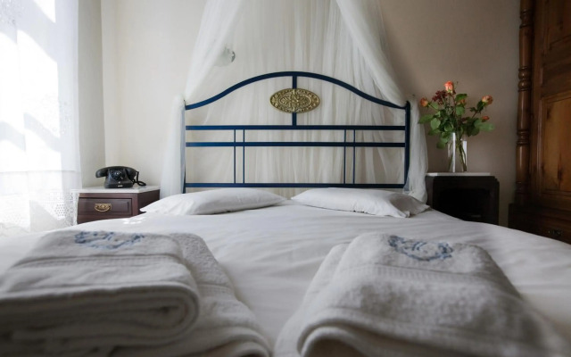 Pandora Suites