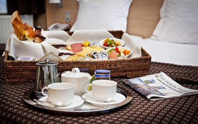 Royce Hotel