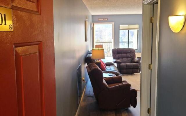 Gatlinburg Chateau Condo 301