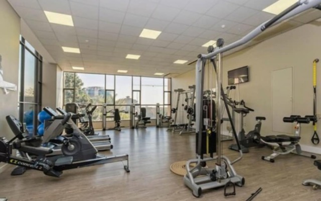 Sandton Skye Apartment - 616