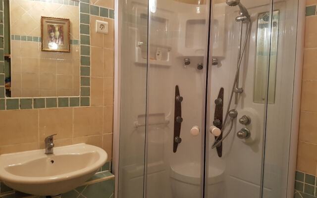 Magnificent Villa in Les Mages With Jacuzzi