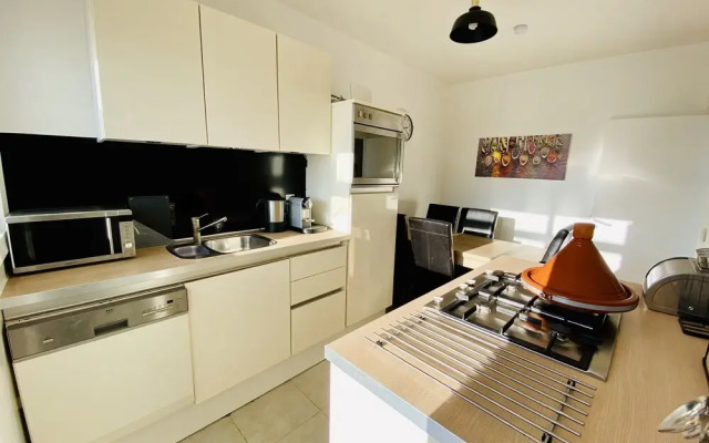 Luxury Apartment on the Marina
