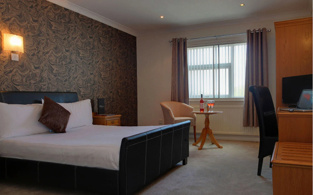 Parkmore Hotel & Leisure Club