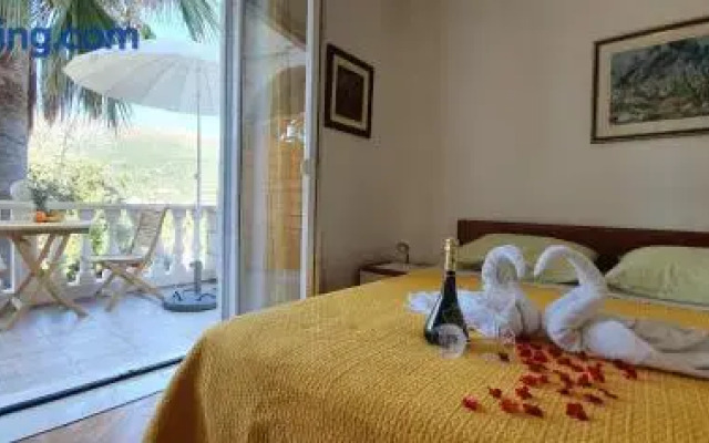 Two Palms Villa
