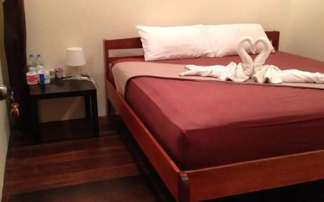 Shine Talay Guesthouse