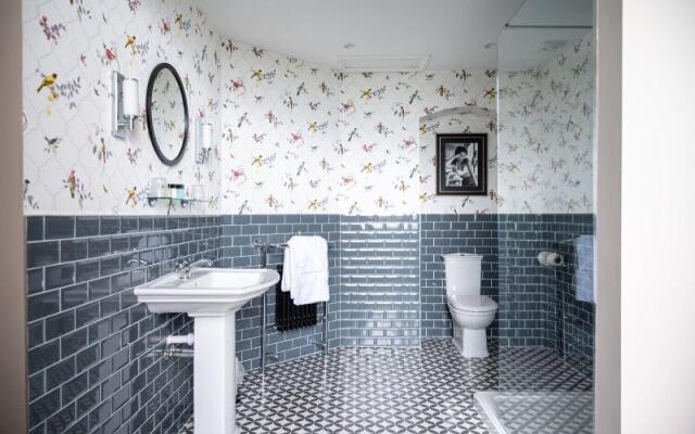 Queen s Hotel