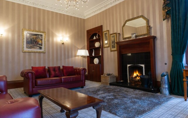 Newton Manor House -7 Bedroom House