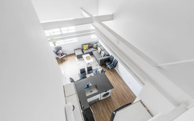 2storey 2bd Designed Loft Free Parking