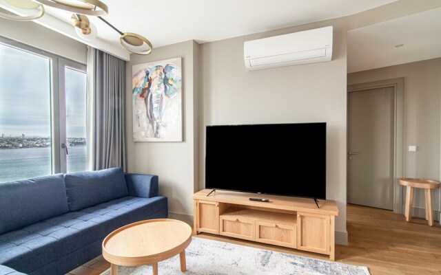 Flat With Panoramic Bosphorus View in Cihangir