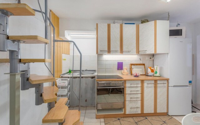 Beautiful Apartment in Cres With Wifi and 1 Bedrooms