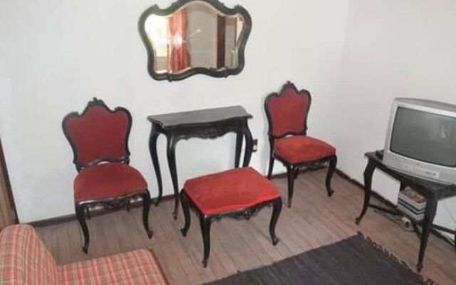 Cronos Guest House