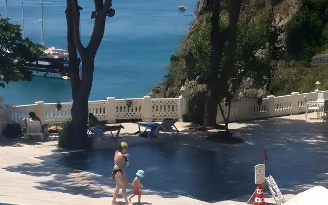 Lara Otel +12 Only Adult