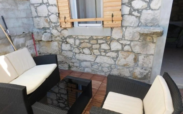 House Fortuna -stone house just few min.from beach