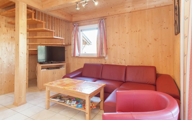 Spacious Chalet near Kreischberg Ski Area