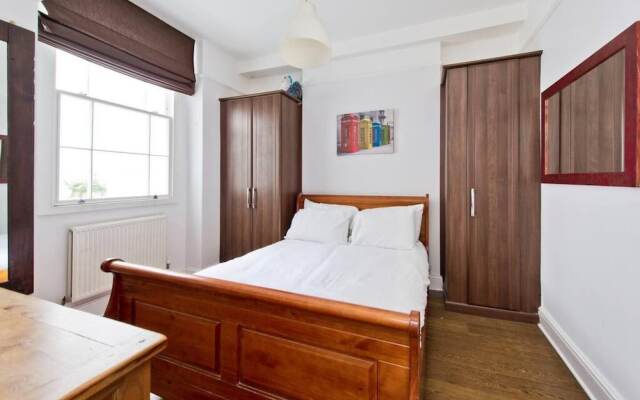 2-bed Apartment Victoria