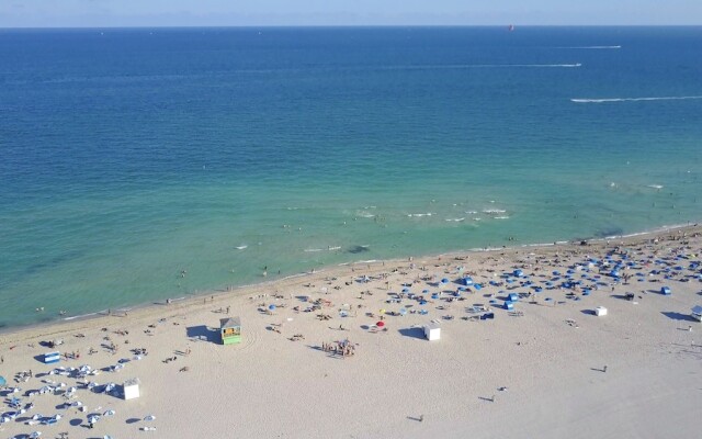 Sofi Beach Apartment