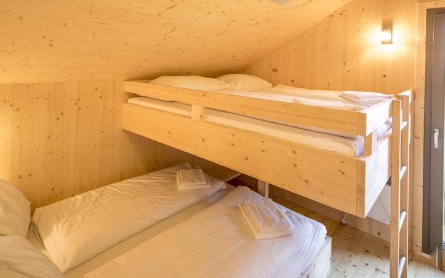 Lovely Chalet With Whirlpool