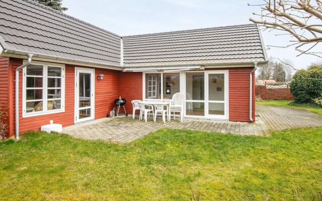 6 Person Holiday Home in Grenaa