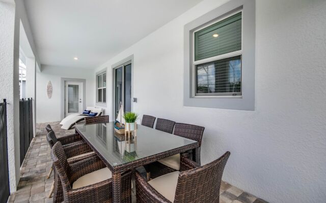 1684 Moonvalley Drive