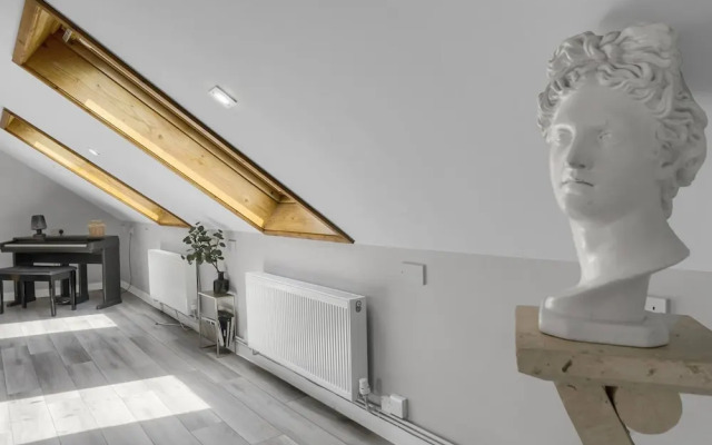 Luxury Penthouse Suite - Swansea Central - Beach