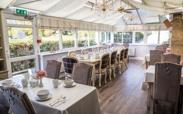 Cricketfield House - Guest House