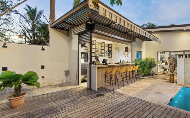 Mother Earth Vegan Hotel & Restaurant
