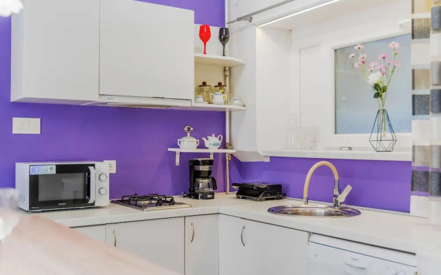 Charming Downtown Studio