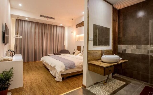 Wuzhen Qiutian Northern Art Design Hotel