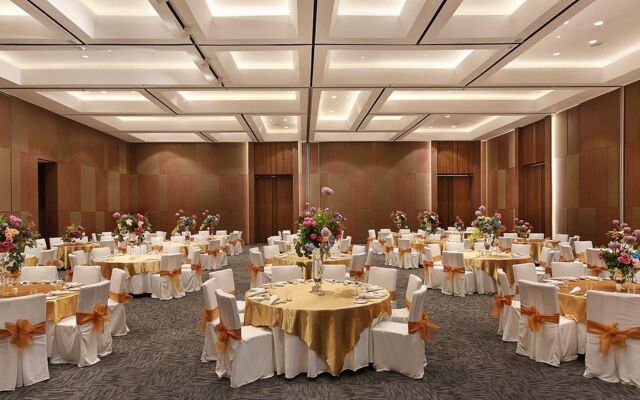 Royal Tulip Gunung Geulis Resort and Golf