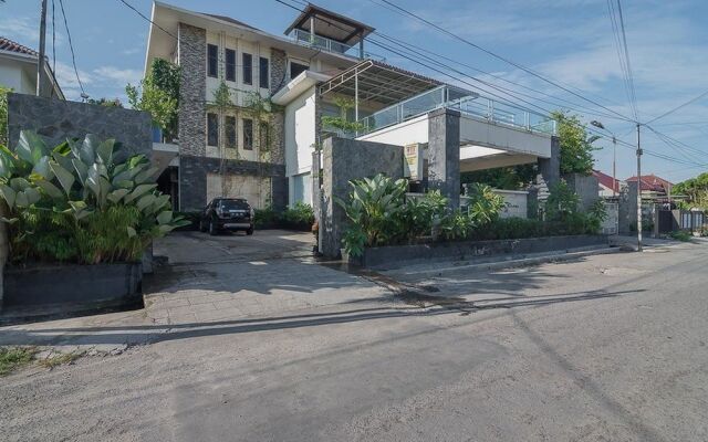 Bengawan Residence 66 by RedDoorz