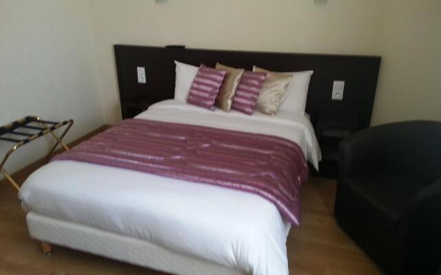 Hôtel Le Chapeau Rouge