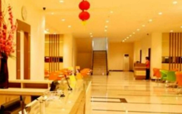 Halogen Hotel